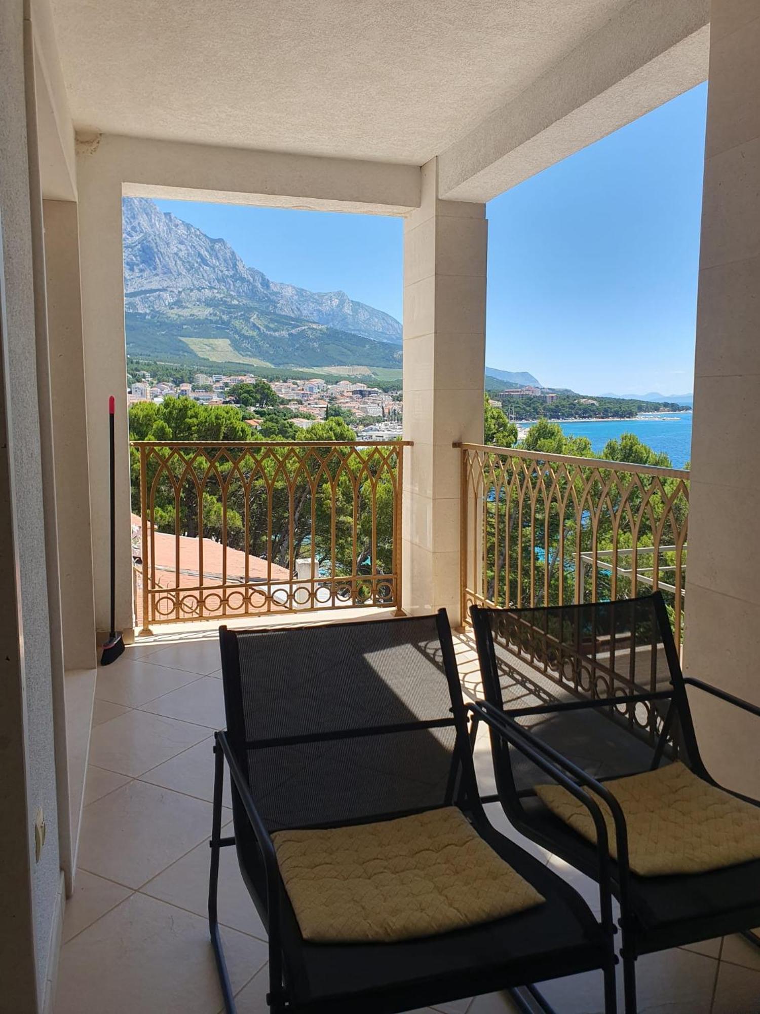 Inas Place Baška Voda Exterior foto